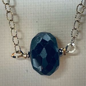 24.9 carat Sapphire stone necklace